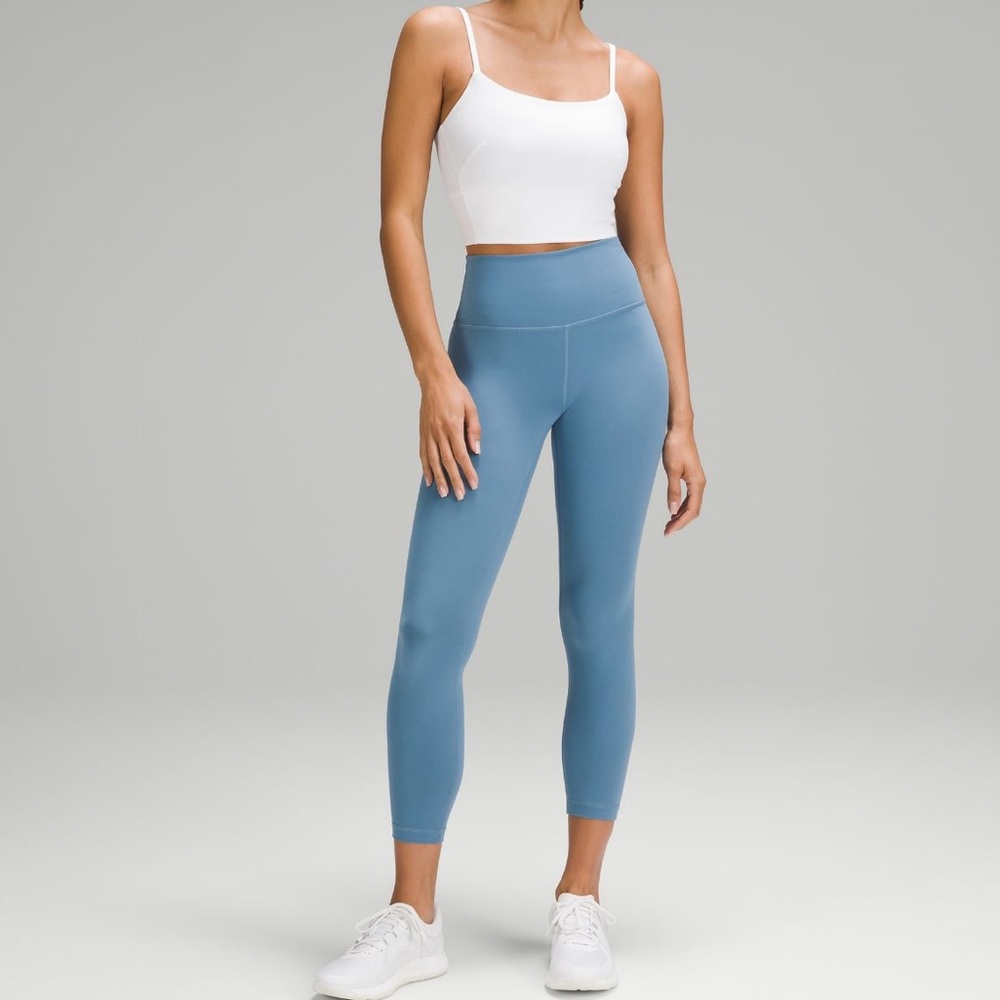 Lululemon Wunder Train Contour Fit High-Rise in size 4